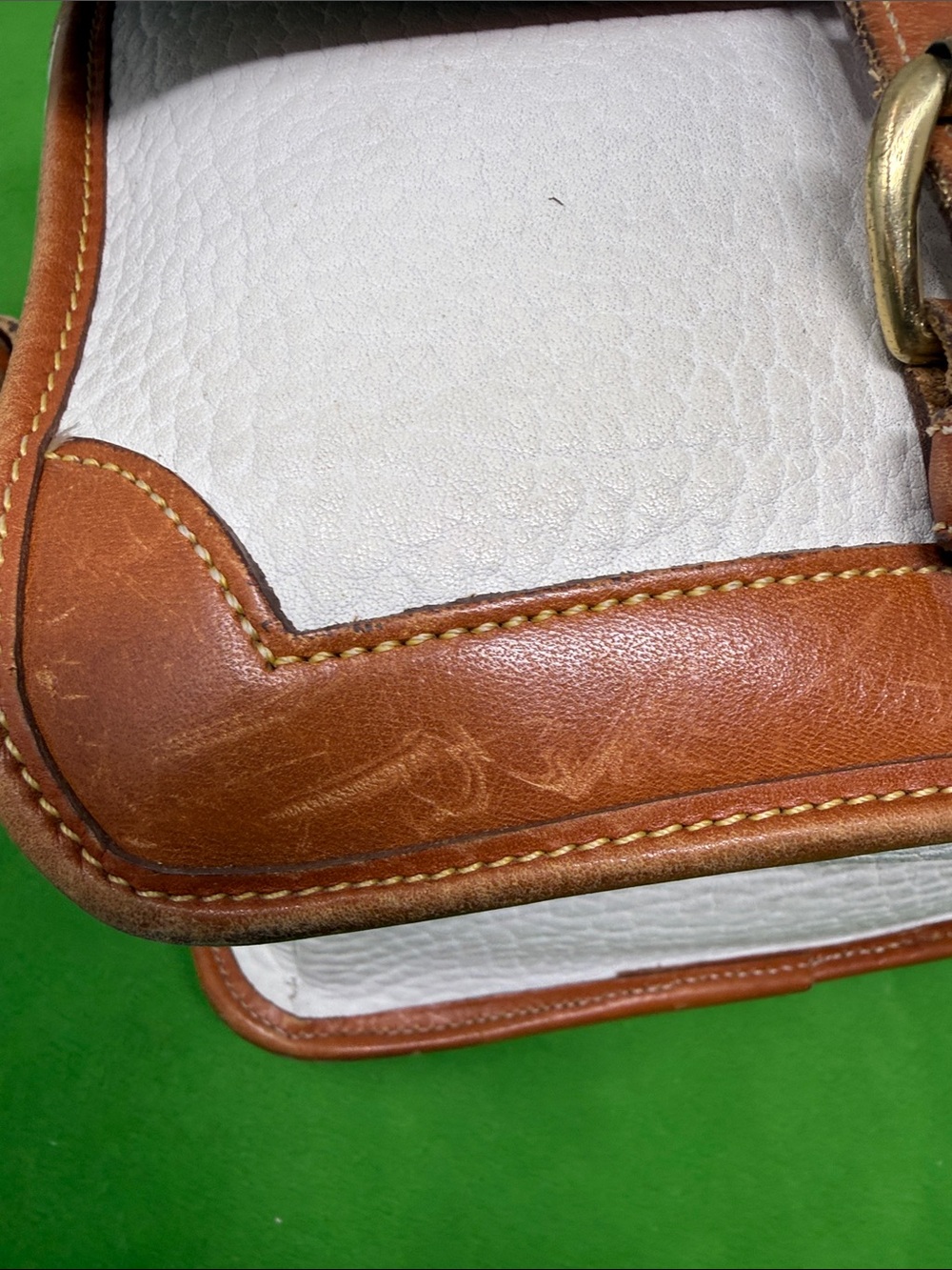 Dooney Bourke White Pebbled Leather Bag - Picture 11 of 17